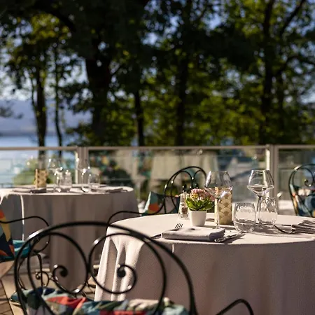 Cecile Hotel 4*
