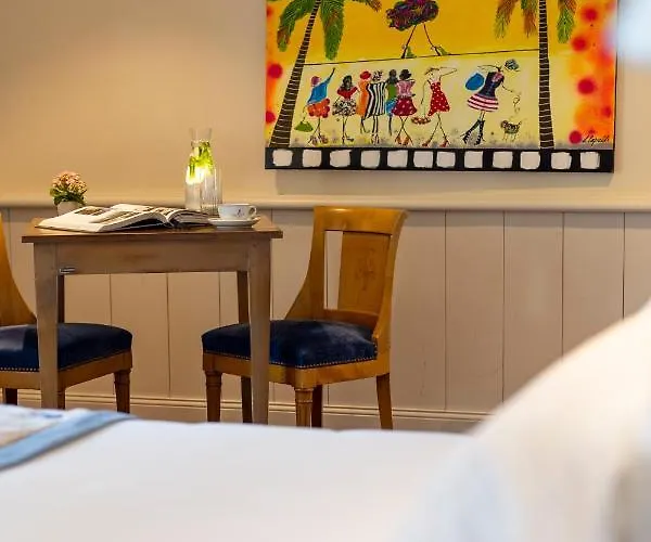 Cecile Hotel