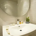 Cecile Hotel 4*