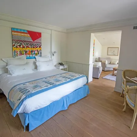 Cecile Hotel 4*