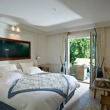 Cecile Hotel