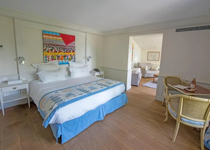 Cecile Hotel 4*