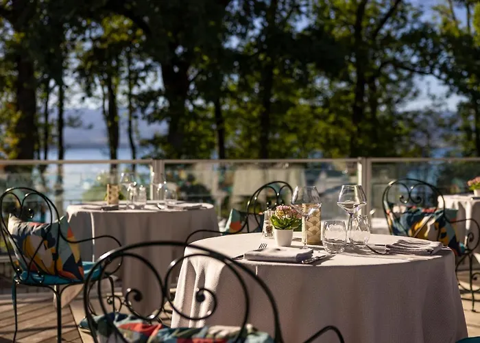 Cecile Hotel 4*